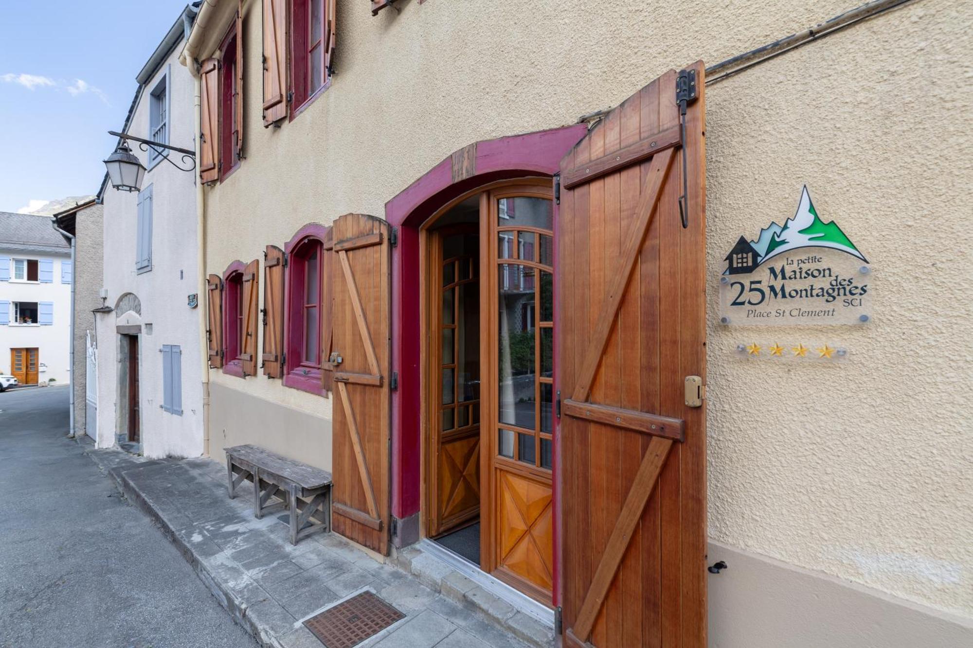 La Petite Maison Des Montagnes Luz-Saint-Sauveur Buitenkant foto