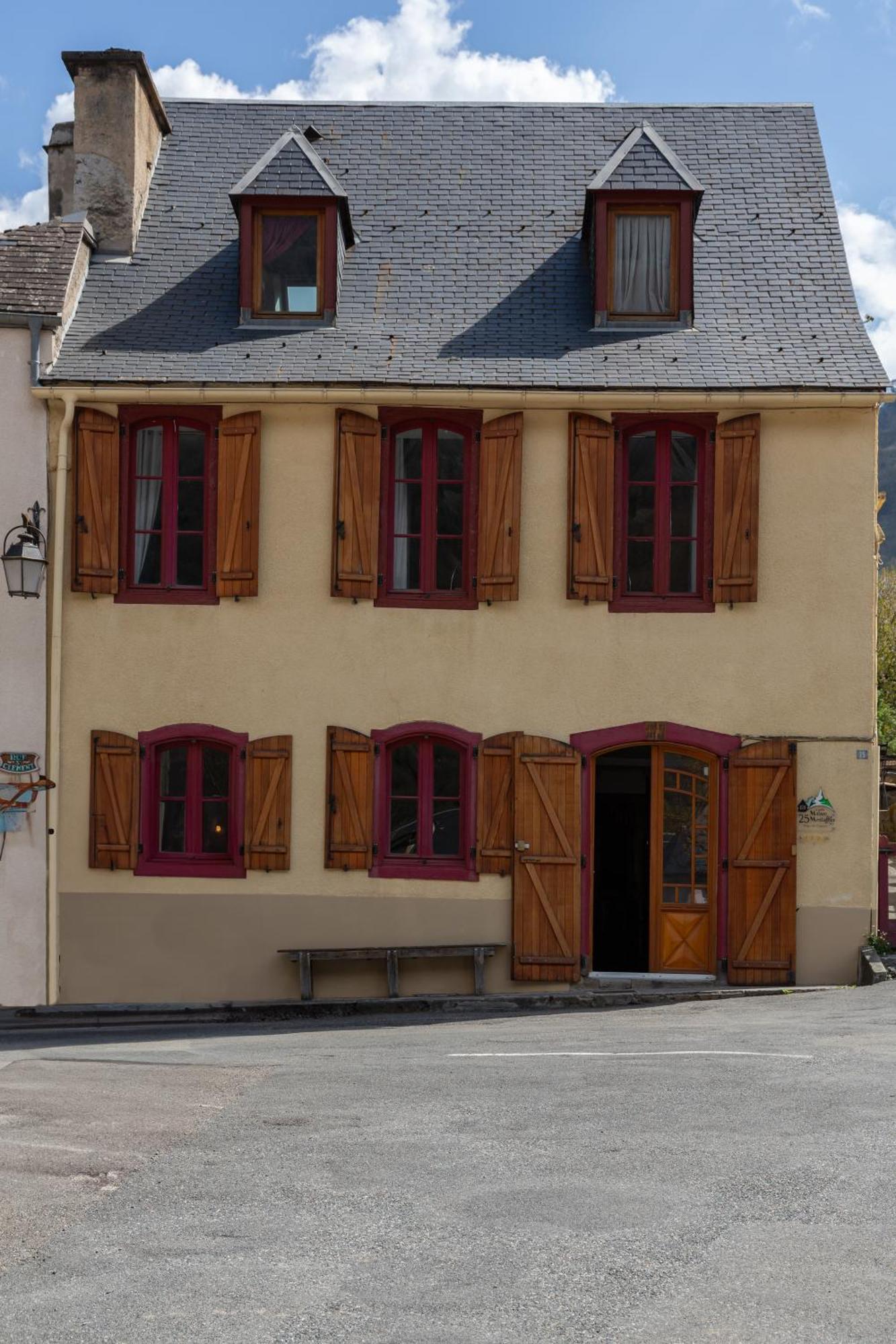 La Petite Maison Des Montagnes Luz-Saint-Sauveur Buitenkant foto